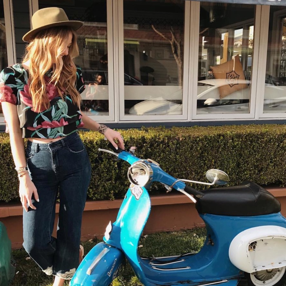 Show Me Your MuMu Candace Crop